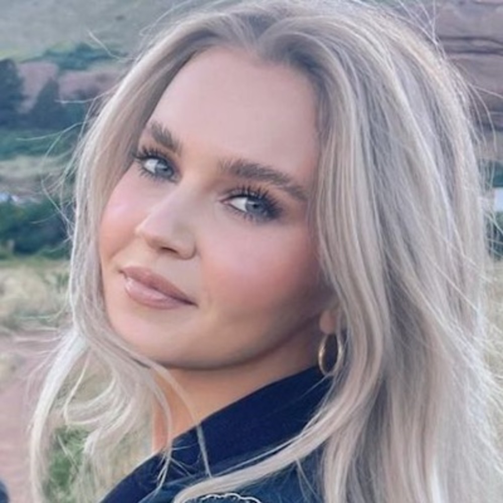 Meet your Posher, Carlie